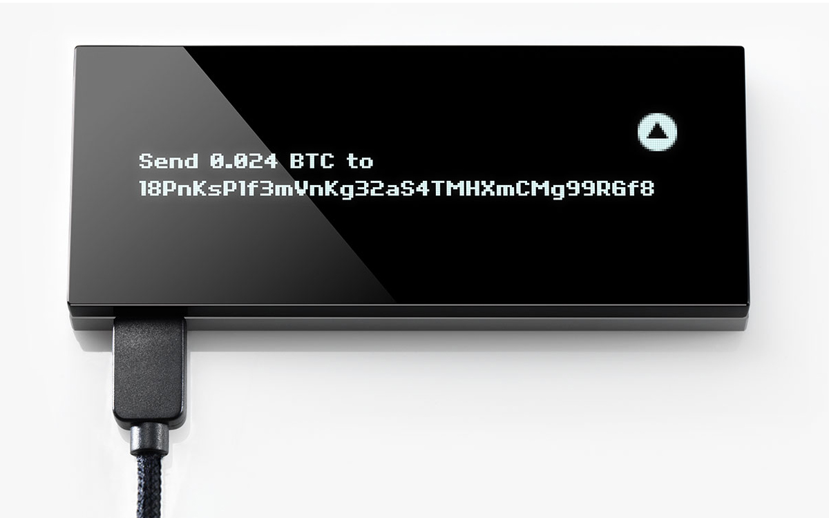 KeepKey: inconvenient USB port location